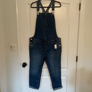 NWT Gap maternity overalls - sz large